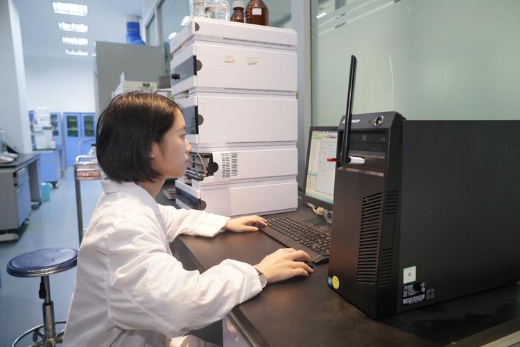 作为功效性护肤品,遵循皮肤结构的生理学特性,采用生物技术的研究成果